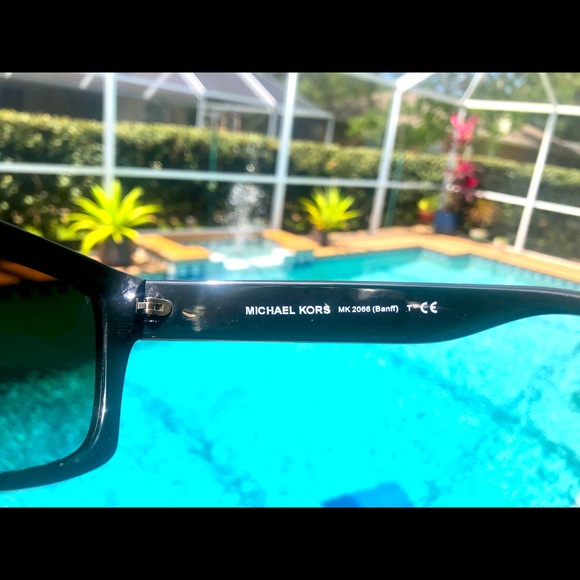 Michael Kors Banff Sunglasses in Black with Brown Gradient Polarized Lens - Picture 12 of 15